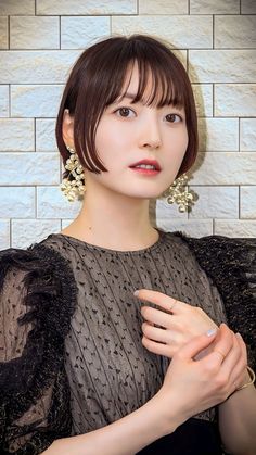 Hanazawa Kana, Kana Hanazawa, Haircut Ideas, Hair Cuts, Actors, Anime, Beauty, Quick Saves