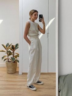 Estilo Hippy, Minimalist Fashion Women, Overalls Outfit, Stil Boho, Inspired Outfits, Fashion 2020, Fashion Mode, Looks Style