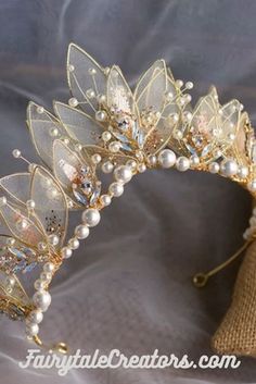 Tiara Aesthetic, Crowns Royal, Vintage Wreaths, Tiara Tattoo, Crown Drawing, Crown Aesthetic, Floral Headdress, Mermaid Fairy, Vintage Wreath