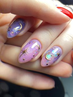 Unicorn Effect Nails, Festival Nails Almond Shape, Pastel Nails Gel, Witchy Nails Aesthetic, Iridescent Valentines Nails, Summer Celestial Nails, Nail Designs Powder Dip, Pastel Galaxy Nails, Intergalactic Nails