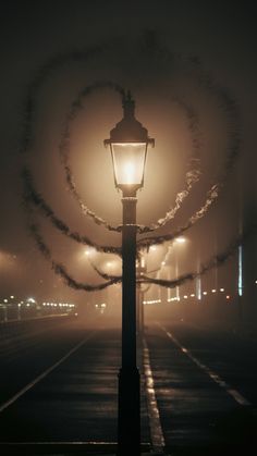 25 " street lamp in the fog " wallpaper iphone download hd 4k » Humbaa.com