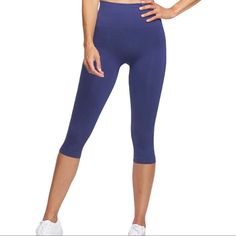 Yummie By Heather Thomson Activewear, Knees Length Leggings Size Large. New With Tag No Stains Or Cuts. A19/16 Purple Compression Bottoms, Seamless, Versatile Stretch Purple Bottoms, Stretch Workout Pants With Short Leg, Solid Stretch Mid-rise Capris, Stretch Yoga Pants With Short Legs, Compressive Capri Leggings, Blue Stretch Capri Leggings, Blue Stretch Capri-length Leggings, Blue Stretch Capri Length Leggings