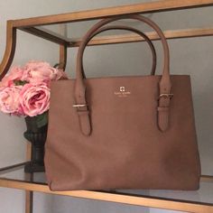 Perfect Condition Kate Spade, No Signs Of Wear. Measures 16 Width Bags Kate Spade, Kate Spade Totes, Kate Spade Bags, Kate Spade Top Handle Bag, Womens Tote Bags, Kate Spade, Dust Bag, Top Handle Bag, Conditioner