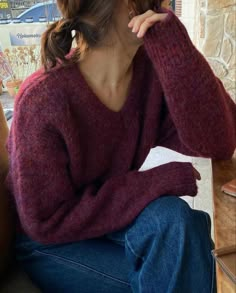 🍷 November Style Outfits, Deep Color Outfits, Colors For Brunettes To Wear, Auburn Hair Outfits, Burgundy Sweater Outfit Winter, Conservative Style, Casual Fall Fashion, Grammy Awards Red Carpet, Elegance Dress