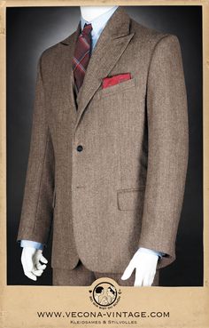 "This masterpiece of traditional craftsmanship shows an authentic 1930s silhouette. The welt pockets with pocket flaps and an inside pocket provide a lot of room for valuables and personal items. A welt chest pocket can be refined with pocket squares to achieve different looks. The fitted cut with striking shoulders, high armholes and peaked lapels completes your vintage look at its best. Made from finest merino wool in a subtle beige/brown chevron pattern this piece goes with almost all shirt c Classic Brown Tweed Jacket With Patch Pockets, Classic Tweed Suits With Pockets, Fitted Brown Tweed Jacket With Patch Pockets, Classic Brown Tweed Jacket With Pockets, Classic Brown Herringbone Suit, Retro Single Breasted Tweed Jacket, Vintage Wool Sport Coat With Welt Pockets, Retro Single-breasted Tweed Jacket, Retro Brown Tweed Blazer