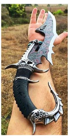 Knife Types, Knife Aesthetic, Knife Guide, Pretty Knives, Types Of Knives, Tattoo Traditional, Dagger Tattoo, Cool Swords, Cool Knives