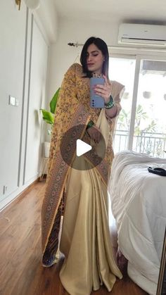 Snehal Mishra on Instagram: "Saree with Dupatta Drape Saree & Blouse : @shirazcreations29 . . #drapewithsnehal #snehalmishra" Drapping Saree, Dupatta Draping, Draping Ideas