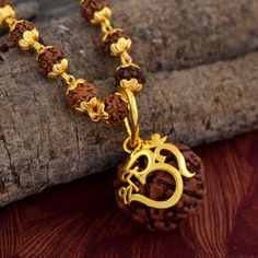 Rudraksha Pendant, Arte Ganesha, 5 Mukhi Rudraksha, Rudraksha Jewelry, Ganesha Pendant, Rudraksha Mala, Diamond Jewelry Set, Rudraksha Beads, Unique Pendant Necklace