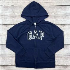 Gap Logo Men’s Sweatshirt Nwt Size Medium Nwt. Pet Free And Smoke Free Home Half Zip Shirt, Clothes For Winter, Hoodie Gap, Matching Sweats, Gap Sweatshirt, Gap Logo, Lined Hoodie, Polyester Jacket, Nike Vintage