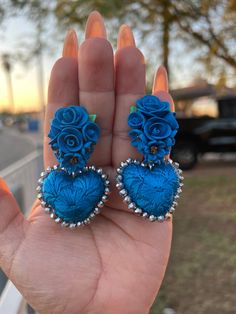 Beautiful and unique handmade earrings hand embroidered by Mexican artisans. We complement it with a bunch of flowers made of handmade ceramic paste crumbs handmade . San Antonino hand embroidered earrings. Each style is unique and takes up to a week for artisans to complete and create. Beautiful unique style for any occasion. Mexican Flower Earrings, Mexico Inspired Earrings, Bohemian Floral Embroidered Earrings As Gift, Elegant Embroidered Earrings, Traditional Embroidered Drop Earrings, Mexican Earrings, Mexican Crafts, Unique Handmade Earrings, Porcelain Earrings