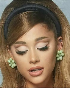 70s Hair And Makeup, Disco Makeup, Ariana Grande Makeup, 60s Makeup, Retro Makeup, New Template, Formal Makeup, Hot Makeup