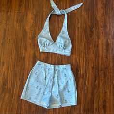 Seagull / Palm Tree Beach Print Jantzen 60s 2 Piece Matching Set Featuring High Rise Mini Shorts And Halter Top. Shorts Have A Zipper And Button Closure, And Top Has A Double Tie Closure. Taylor Swift 1989 Aesthetic. Amazing Condition, Barely Worn. No Materials Tag, Feels Like Polyester. Made In The Usa. Top Is Size Small And Shorts Are Size 10. Would Best Fit Modern Size Xs-S. Measurements And Fit: -Suggested Letter Size: Xs-S [Tags Are Size S And Size 10] -Strap Length: 14.5” -Band Length: 43” Retro Summer Lined Bottoms, Vintage Fitted Bottoms For Beach, Retro Blue Bottoms For Beach Season, Retro Fitted Lined Bottoms, Retro Spring Bottoms Lined, Retro Blue Swimwear For Spring, Retro Spring Bottoms, Lined, Retro Spring Lined Bottoms, Light Blue Fitted Bottoms For Vacation