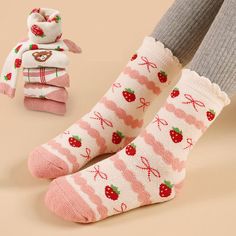 Cute Multicolor Winter Socks, Cute White Non-slip Socks, Cute Non-slip Socks For Spring, Cute Winter Non-slip Socks, Casual Warm Socks For Gift, Casual Warm Socks For Gifts, Casual Warm Socks Gift, Non-slip Winter Socks As Gift, Winter Gift Non-slip Socks