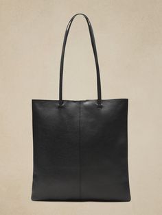 Sleek Textured Leather Bag For Everyday, Classic Structured Everyday Shoulder Bag, Classic Structured Shoulder Bag For Everyday, Structured Soft Leather Bag For Everyday, Versatile Structured Everyday Bags, Versatile Everyday Structured Bags, Classic Structured Shopping Bag, Textured Leather Work Tote Bag, Business Tote Bag With Textured Leather