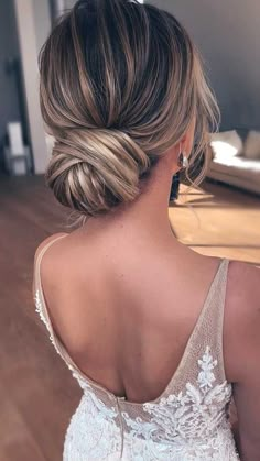 Chic Updo Hairstyles, Updo Hairstyles For Wedding, Chic Updo, Updo Bridesmaid, Bridal Hair Buns, Short Homecoming Hair, Hairstyles For Wedding, Homecoming Hairstyles Updos, Updos For Medium Length Hair