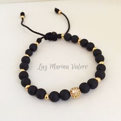 Pulsera unisex by Luz Marina Valero Black Beaded Bracelets For Fashion, Men’s Beaded Bracelets Diy, Elegant Handmade Black Beaded Bracelets, Elegant Handmade Black Bracelets, Mens Black Bead Bracelet, Diy Bracelet Designs, Beads Bracelet Design, Mens Beaded Bracelets