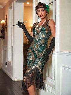 Multicolor  Collar sin mangas Tela Gráfico Tank Embellished Elástico Ligero Great Gatsby Black Women, 1920s Women Fashion, 1920s Female Fashion, Roaring 20s Decor, Flapper Poses, Flappers 1920s Costume, 1920s Fashion Black Women, Harlem Nights Theme Party Fashion Outfit, Green Gatsby Dress