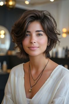 A neck-length layered pixie cut, offering a youthful and vibrant appearance Haircuts Trending, Trending Looks, Longer Pixie Haircut, Short Brown Hair, Messy Short Hair, Long Pixie, Pixie Haircuts, Short Hair Haircuts, Short Hair Cuts For Women