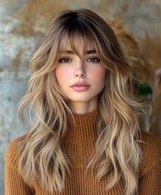 Curtain Bangs with Fall Hair Colors 2024 Copper Highlights: Framing Perfection 💫 Fall Hair Colors For Blondes With Bangs, Short Curtain Bangs With Highlights, Rooted Blonde With Bangs, Winter Hair With Bangs, Highlights Frame Face, Wispy Bangs With Highlights, Haircolor 2024 Fall, Shadow Root With Bangs