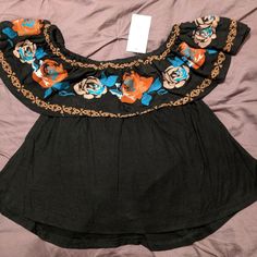 Bnwt Super Cute Filly Flair Top. I Received It In A Grab Bag But It's Just Not My Style. It's A Shorter Crop Style, Off Shoulders Top. The Back Has A Keyhole Opening As Shown In Picture. Black Off-shoulder Top For Summer, Black Off-shoulder Top For Vacation, Chic Black Off-shoulder Top For Summer, Casual Black Off-shoulder Top, Black Off-shoulder Top For Spring Day Out, Black Off-shoulder Top For A Spring Day Out, Crop Style, Off Shoulder Crop Top, Grab Bag