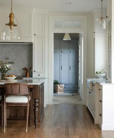 England Kitchen, New England Kitchen, New House - Kitchen, Kitchen Concepts, Home Luxury, Stylish Kitchen, Residential Design, Kitchen Style