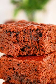 How to make black bean brownies with mix recipe is here. 2 ingredient healthy canned black bean and boxed brownie mix baked together. Pumpkin Pecan Pie Recipe, Pumpkin Scones Recipe, Cake Mix Cakes, Cake Mix Muffins, Easy Dinner Recipes For Kids, Homemade Fudge Recipes