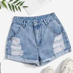 These Are A Size Xs But I Wear A Size Small Usually And They Fit Big On Me. Brand New Never Worn. Women Denim Shorts, Shein Shorts, Casual Denim Shorts, Shorts Outfits, Jeans Casual, Jeans For Short Women, Short Jeans, Distressed Denim Shorts, Denim Shorts Women