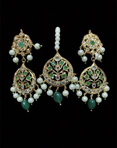 satlada with earrings and tika made using shell pearls with polki and tear drop motifs 22ct gold plating Green Kundan Chandbalis With Gota Work, Green Kundan Bridal Earrings With Cutdana, Green Chandbalis With Gota Work For Wedding, Wedding Green Meenakari Chandbalis, Green Kundan Temple Jewelry Bridal Earrings, Green Kundan Chandbalis For Wedding, Green Kundan Chandbali Bridal Earrings, Green Chandbali Kundan Bridal Earrings, Green Chandbalis With Gota Work For Diwali