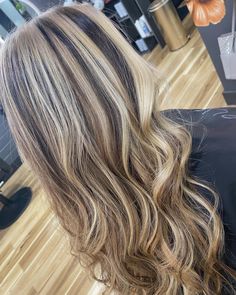 Hello 90’s, we’re back with the chunky highlights 👋🏻 ((@megzstylez)) They’re saying the latest color trend of 2022 is chunky highlights!… | Instagram Medium Chunky Highlights, Blonde Hair With Chunky Lowlights, Chunky Blonde Highlights On Brown Hair, Chunk Highlights, 90s Chunky Highlights, Chunky Lowlights, Blonde Chunky Highlights, Chunky Blonde Highlights, Blonde Lowlights