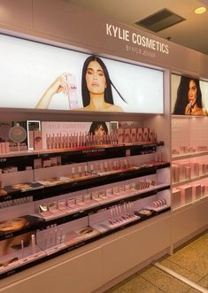 Kylie Jenner Business Aesthetic, Makeup Company Aesthetic, Kylie Skin Aesthetic, Cosmetic Business Aesthetic, Kylie Jenner Business, Makeup Brand Aesthetic, Kylie Jenner Makeup Products, Kylie Jenner Lifestyle, Kylie Cosmetics Aesthetic