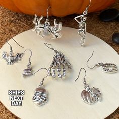 A statement piece for your Halloween look, these fun dangle earrings will add some spooky vibes to your earring collection. With witches, cauldrons, bats, spiders, jack-o'-lanterns, creepy hands, skeletons and skulls, we got you covered this Halloween! Sold by pair/2 pieces Material: Stainless Steel (Ear Wire)                   Brass (Charms)                 Shop Halloween necklaces here: https://www.etsy.com/ca/listing/1483004626/halloween-necklace-gothic-necklace Browse our wide range of jewel Charms Packaging, Creepy Hands, Creepy Hand, Halloween Costume Jewelry, Skeleton Jewelry, Earrings Gothic, Jewelry Halloween, Halloween Necklace, Card Background