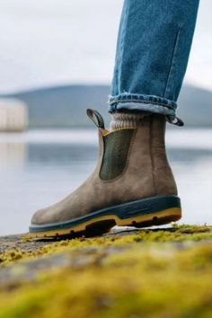 Blundstone 1944 Brown Leather Chelsea Boots Brown Leather Chelsea Boots, Blundstone Shoes, Boots Winter, Winter Fits, Rustic Brown, Boots Leather, Boots Brown, Autumn Outfit