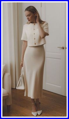 Elegant Outfit Classy, Work Fits, Textured Top, Event Outfit, Classy Work Outfits, Modest Fashion Outfits