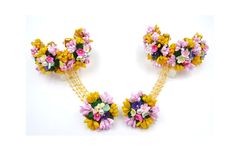 haldi bridal floral haatful (bracelets with ring) jewelry. Floral haathful for brides and bridesmaid to be worn on occasions of haldi , mehendi, sangeet or babshower functions. This pair of floral haathful is multicolor which you can pair with any color of outfit. The bangles and the ring in this haathful pair are totally adjustable. This haathful pair is made with high quality materials which are skin friendly.  This pair of haathful is very durable. Colour combination of the jewelry can be customized. We assure you that products in the image are same as in real. Please contact me for any customization or enquiry through Etsy Message or WhatsApp +91 8955359362 Haldi Floral Jewelry, Jewelry Floral, The Bangles, Floral Bracelet, Floral Jewelry, Colour Combination, Floral Jewellery, Brides And Bridesmaids, Ring Jewelry