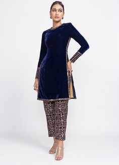 Navy Blue Velvet Kurta Set Vvani by Vani Vats - Fabilicious Fashion Velvet Kurta Set, Velvet Kurti, Vani Vats, Velvet Suit Design, Velvet Kurta, Velvet Dress Designs, Navy Blue Velvet, Designer Anarkali, 22 November