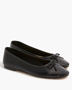 Classic Spring Cap Toe Flats, Cap Toe Flats With Leather Sole, Spring Cap Toe Flats, Classic Cap Toe Flats For Work, Fall Closed Toe Ballet Flats, Trendy Ballet Flats For Workwear, Trendy Ballet Flats For Work, Cushioned Round Toe Ballet Flats, Fall Season Ballet Flats Slip-on