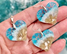 Blue Resin Jewelry For Summer, Handmade Ocean Color Jewelry For Summer, White Resin Earrings For The Beach, Resin Jewelry For Summer Gifts, Ocean Color Pendant Jewelry For Beach, Handmade Ocean Color Summer Jewelry, Ocean-inspired Sterling Silver Beach Jewelry, Summer Gift Jewelry Made Of Resin, White Jewelry For Beach Season Gift