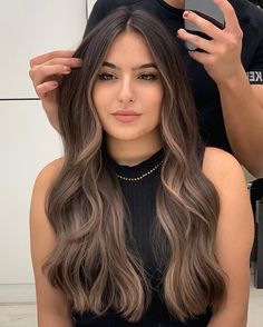 Black Hair Balayage, Brown Hair Looks, Brown Hair Inspo, Brunette Hair With Highlights, Brunette Balayage Hair, Brown Hair Balayage, Light Hair Color, Hair Color Ideas For Brunettes, Balayage Brunette