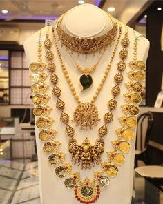 Kerala Traditional Jewellery, Kerala Traditional Saree, Gold Beads Necklace, Bridal Ornaments, Antique Necklace Gold, Bridal Jewels, Jewelry Knowledge