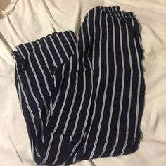 Brand New Without Tag Navy Pants For Spring Loungewear, Spring Navy Pants With Elastic Waistband, Navy Casual Bottoms For Day Out, Casual Navy Bottoms For Day Out, Chic Navy Summer Pants, Navy Straight Pants For Summer, Navy Casual Summer Pants, Casual Navy Pants For Summer, Brandy Melville