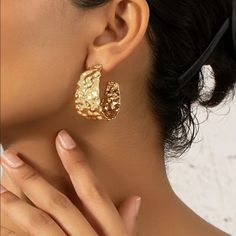 Brand New Women's Chunky Hammered Gold Semi Hoop Earrings Genuine 14k Gold Plated Sterling Silver 1.5" Tall 1" Thick Comfortable & Lightweight Retail Price $295 Buy With Confidence From A Trusted Seller With A 99%+ Feedback Rating! A0184 (Id-766-) Elegant Chunky Hoop Earrings As Gift, Elegant Chunky Hoop Earrings For Gift, Modern Chunky Metal Earrings, Hammered Hoop Earrings For Party, Chunky Gold Metal Earrings, Chunky Small Hoop Metal Earrings, Chunky Metal Hoop Earrings As A Gift, Elegant Chunky Earrings For Gift, Chunky Small Hoop Jewelry