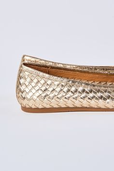 Ballet flats are back and we’ve given the classic design a little glow up. Stand out in our dressy Gia Woven Ballet Flat. Crafted from metallic woven leather in Gold, this flat features cute gold tipping on the bow. A comfortable and chic style with plenty of give, don’t miss this glamorous design. Gold Flats For Evening With Flat Heel, Gold Flats For Evening, Gold Flats For Evening Occasions, Chic Gold Flats For Spring, Classic Gold Flats With Flat Heel, Elegant Gold Flats For Spring, Gold Round Toe Flats For Evening, Gold Flats For Spring Formal Occasions, Gold Closed Toe Ballet Flats For Formal Occasions