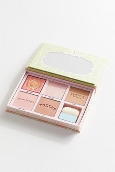 Benefit Palette, Beauty Products You Need, Makeup Sets, Benefit Makeup, Skin Care Makeup, Fresh Makeup, Makeup Package, New Nail Polish, Matte Bronzer