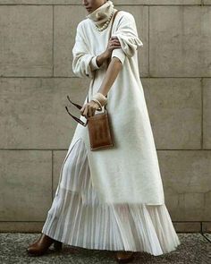 Beige Dress For Layering In Fall, Beige Dress For Fall Layering, White Long Sleeve Dress For Layering, White Pleated Maxi Dress For Fall, Casual White Dresses For Layering, Fall Pleated Maxi Dress For Daywear, White Maxi Dress For Daywear In Fall, Mode Boho, Linen Casual