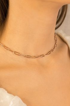 Description : Grab attention with the simple elegance of this link necklace. This minimalist necklace will rest comfortably on your neck and bring an extra touch of style to your different outfits. Product informations : ● 18k Rose Gold plated - Stainless steel 316L● Waterproof● Necklace size adjustable between 40cm and 45cm in length ● 1mm in thickness of the chain Delivery : Free Worldwide Shipping is included in the price. Chic Rose Gold Chain Necklace As Gift, Chic Rose Gold Chain Necklace Gift, Modern Rose Gold Necklace With Adjustable Chain, Minimalist Rose Gold Necklace With Cable Chain, Minimalist Rose Gold Link Necklace, Minimalist Jewelry With Rectangular Link Clavicle Chain, Rose Gold Link Necklace With Paperclip Chain, Rose Gold Necklace With Paperclip Chain Link, Rose Gold Link Necklace With Clavicle Chain