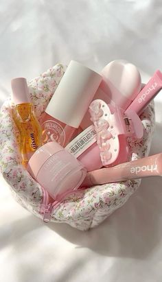 Pretty Girly Things, Girly Makeup Aesthetic, Pink Girly Things Aesthetic, Pink Lifestyle Aesthetic, Pink Aesthetic Lifestyle, Pink Girly Things Princesses, Pouch Aesthetic, Pink Girly Aesthetic, Girly Essentials