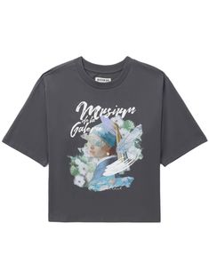 grey/multicolour cotton graphic print to the front crew neck short sleeves straight hem Versace Outfit, Iconic Bags, Demi Fine Jewelry, Jersey Shirt, Cotton T Shirt, All Fashion, Size Clothing, Printed Cotton, Graphic Prints