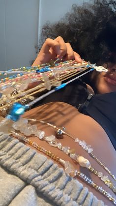 Waist Necklace Aesthetic, Waist Beads And Bracelets, Cute Waist Beads, Crystals Necklace Aesthetic, Waist Bands Jewellery, Waist Bead Outfit, Crystal Waist Chain, Waist Beads Black Women