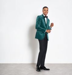 Velvet Tuxedo Style Long Sleeve Outerwear, Velvet Long Sleeve Tuxedo Style Outerwear, Velvet Outerwear For Fall Party, Green Evening Blazer For Fall, Green Notch Lapel Blazer For Evening, Winter Evening Long Sleeve Sport Coat, Winter Evening Sport Coat With Long Sleeves, Long Sleeve Sport Coat For Winter Evenings, Green Notch Lapel Outerwear For Party