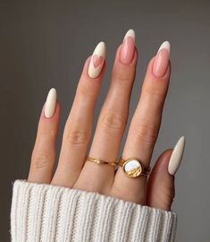 Latest version of nail arts to styling your nails for girls ,womens 2023 Band Nails, February Nails, Subtle Nails, Trendy Nail Art, Heart Nails, Chic Nails, Valentines Nails, Perfect Nails